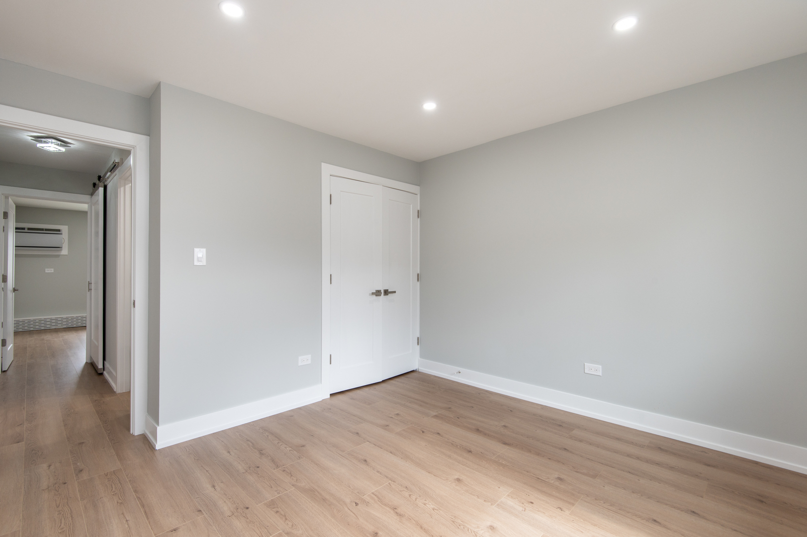 5159 North East River Road, Unit 312 Chicago, IL 60656 - Photo 30 of 42 wooden floor in an empty room
