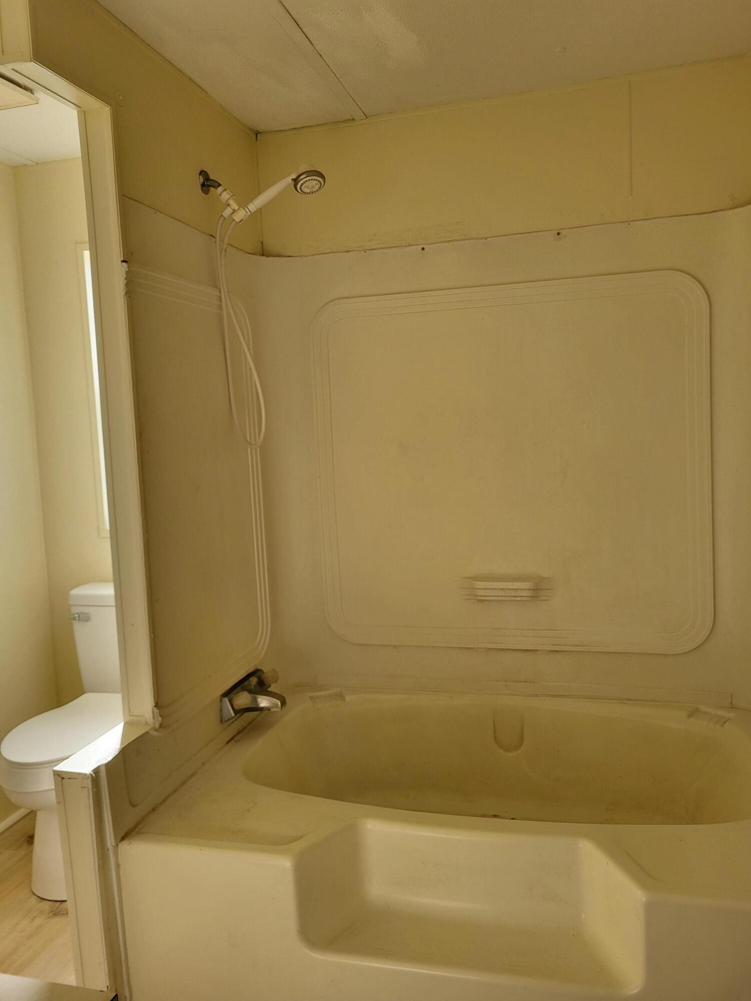 11427 Blackwell Road, Unit 18 Central Point, OR 97502 - Photo 8 of 12 20250211_135732