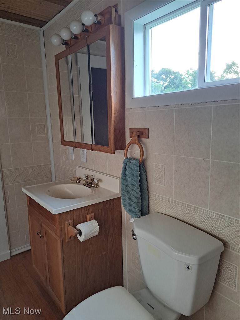 49197 John Tomcho Road Cumberland, OH 43732 - Photo 27 of 50 1st Floor Bathroom