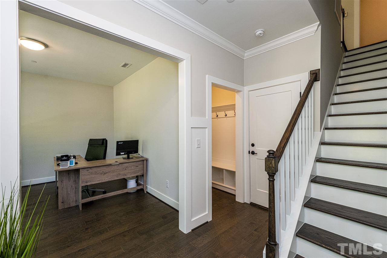 1610 Draper View Loop, Unit 105 Raleigh, NC 27608 - Photo 3 of 30