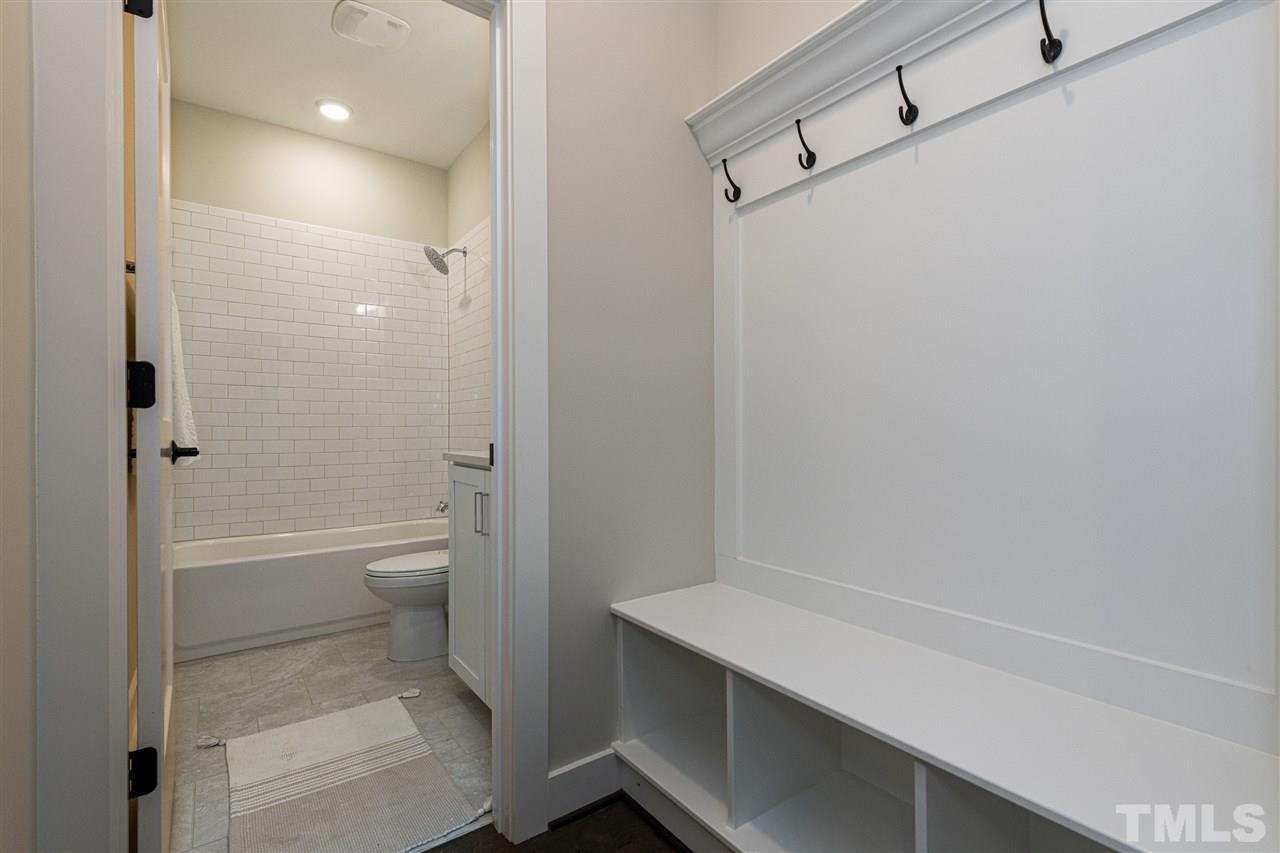 1610 Draper View Loop, Unit 105 Raleigh, NC 27608 - Photo 6 of 30