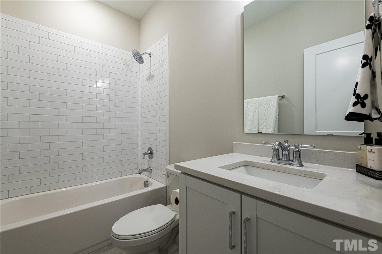 1610 Draper View Loop, Unit 105 Raleigh, NC 27608 - Photo 7 of 30