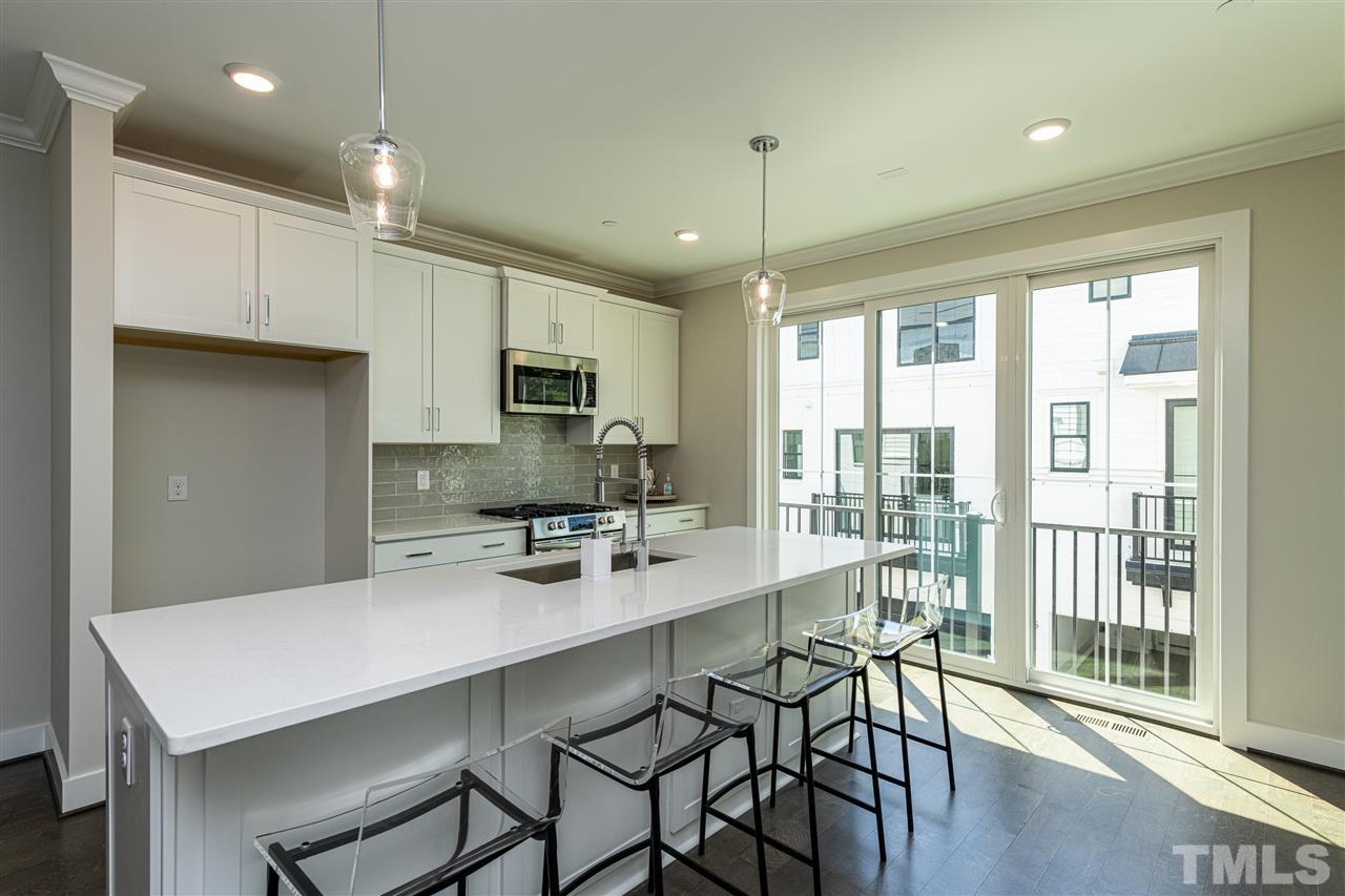 1610 Draper View Loop, Unit 105 Raleigh, NC 27608 - Photo 8 of 30