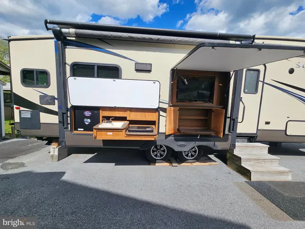 $135,000 | 15 & 16 Poison Oak, Falling Waters, WV 25419
