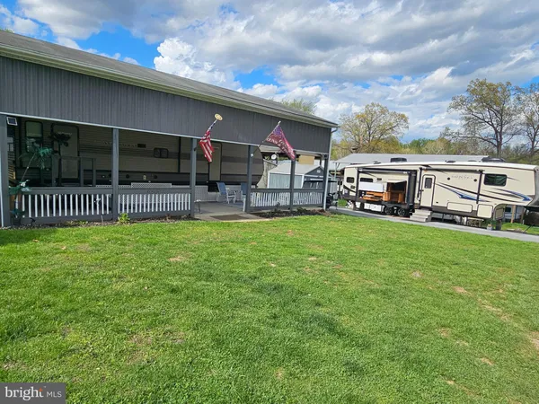 $135,000 | 15 & 16 Poison Oak, Falling Waters, WV 25419