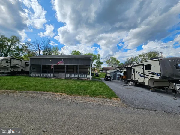 $135,000 | 15 & 16 Poison Oak, Falling Waters, WV 25419