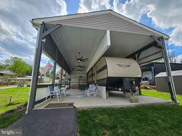 $135,000 | 15 & 16 Poison Oak, Falling Waters, WV 25419