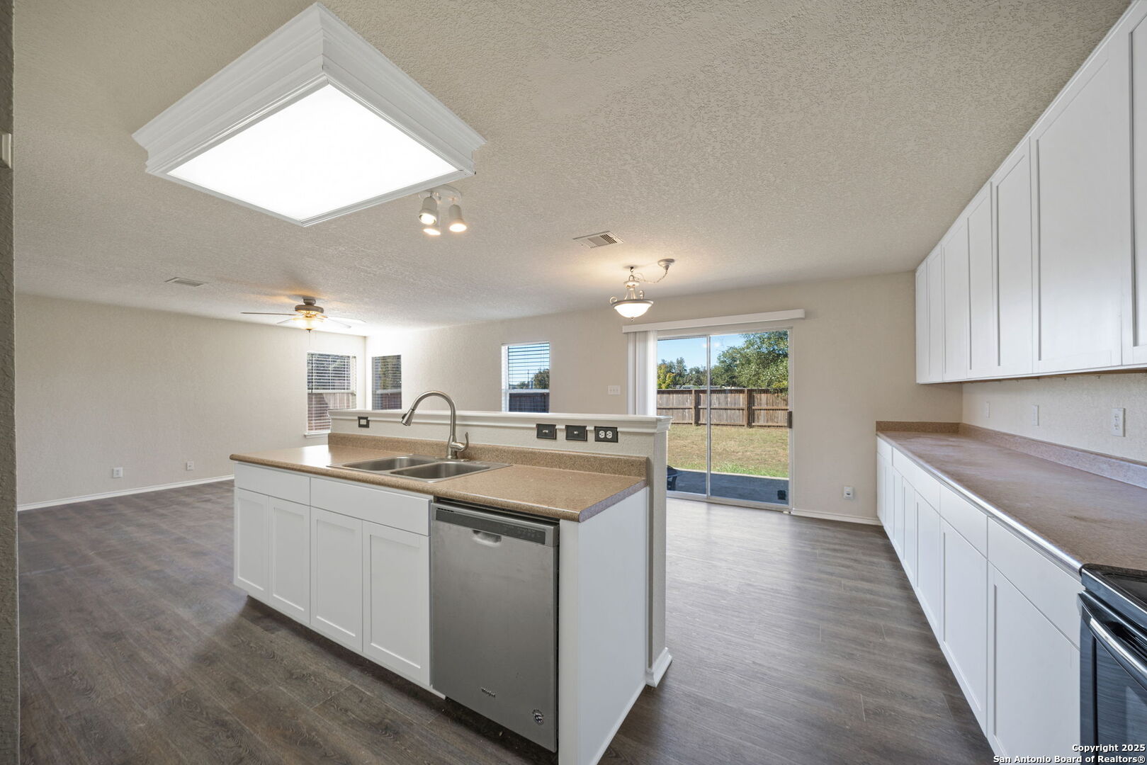 133 Hampton Cove Boerne, TX 78006 - Photo 11 of 24