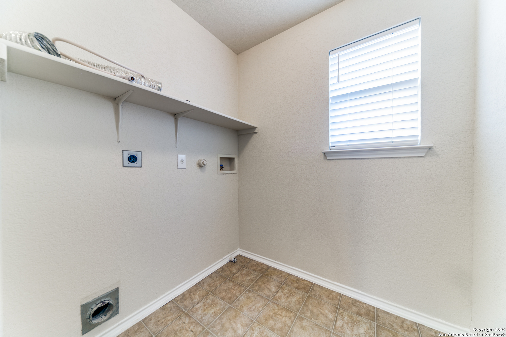 133 Hampton Cove Boerne, TX 78006 - Photo 22 of 24 a view of a small space with a window