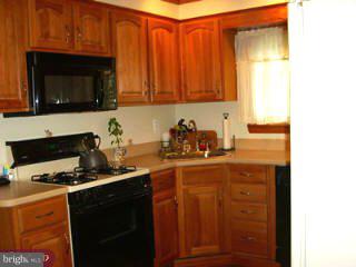 44 Federal City Road Ewing, NJ 08638 - Photo 4 of 6