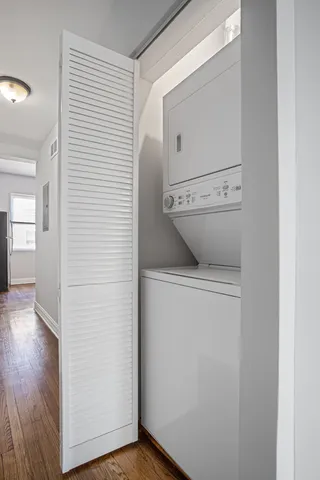 $1,862 | 7326 North Damen Avenue, Unit 3, Chicago, IL 60645