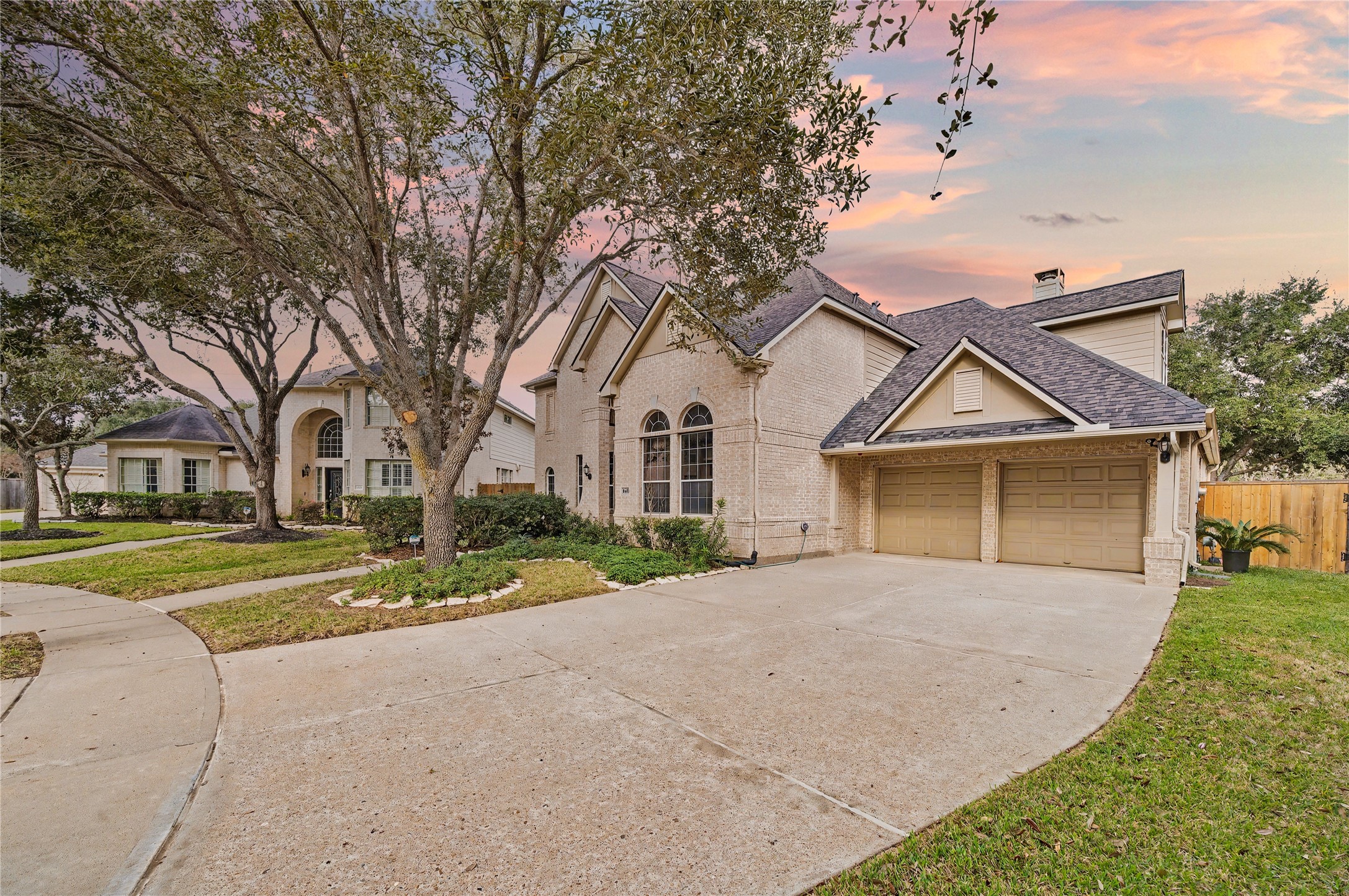 5403 Emerald Pointe Lane Sugar Land, TX 77479 - Photo 5 of 50 front view of a house with a yard