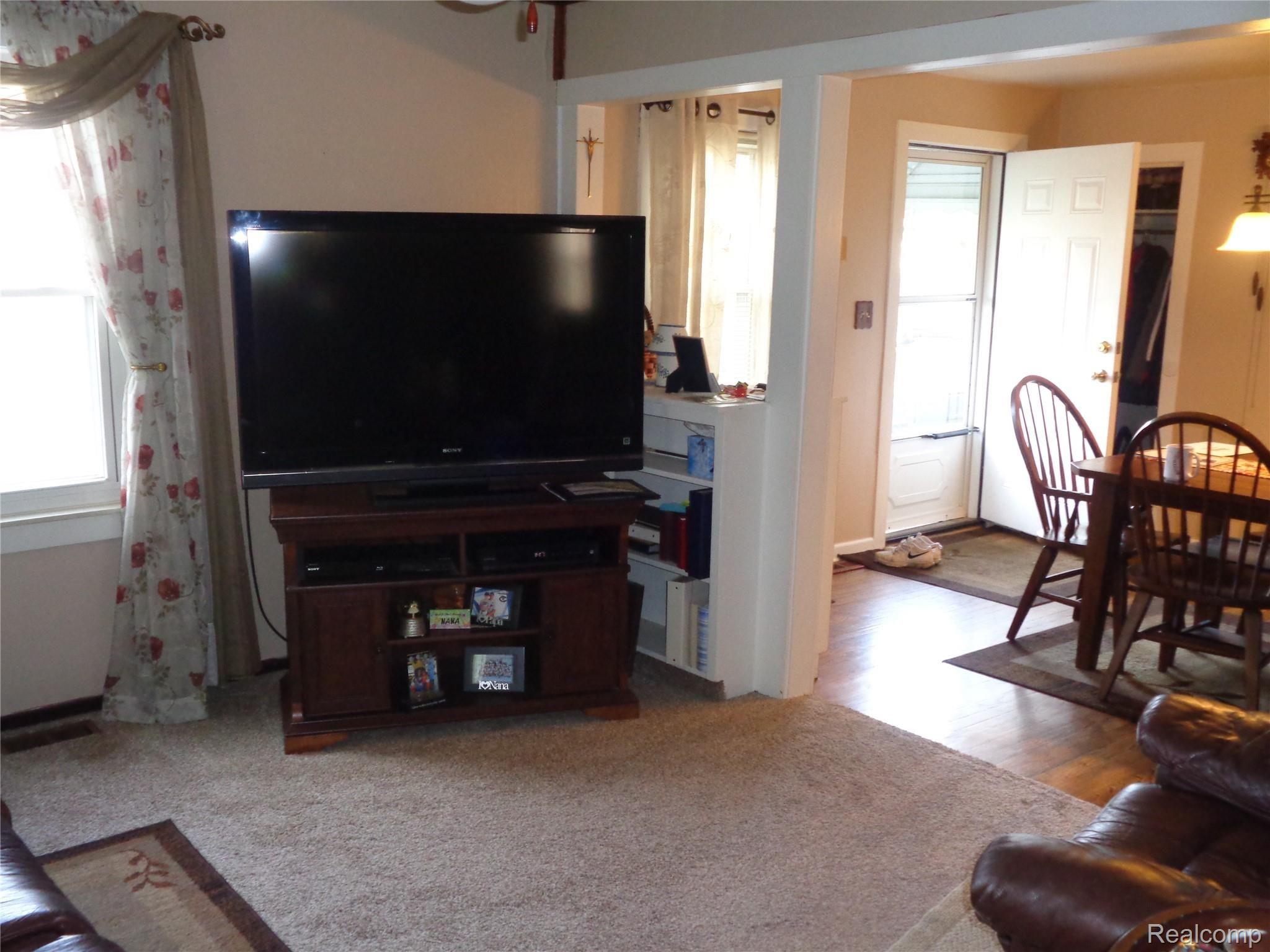 14940 Monroe Road Flat Rock, MI 48134 - Photo 10 of 35 DSC01076.JPG
