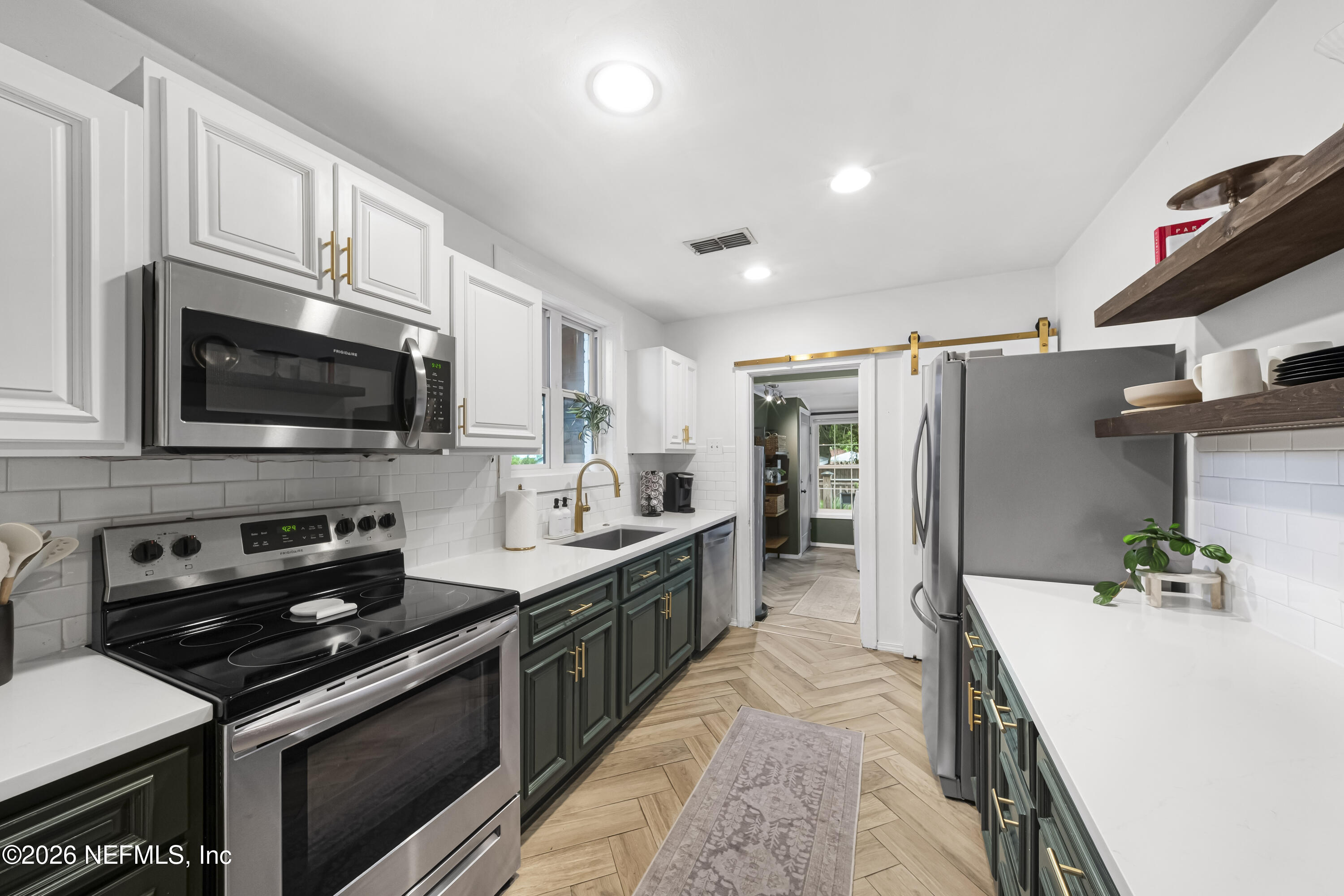 1063 South Shores Road Jacksonville, FL 32207 - Photo 16 of 36 1063 S Shores Rd (21).jpg-FULL