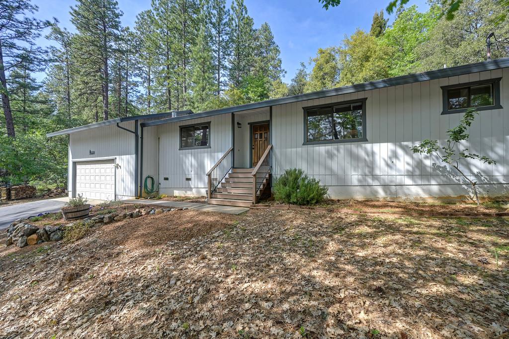 15358 Sky Pines Road Grass Valley, CA 95949 - Photo 2 of 37