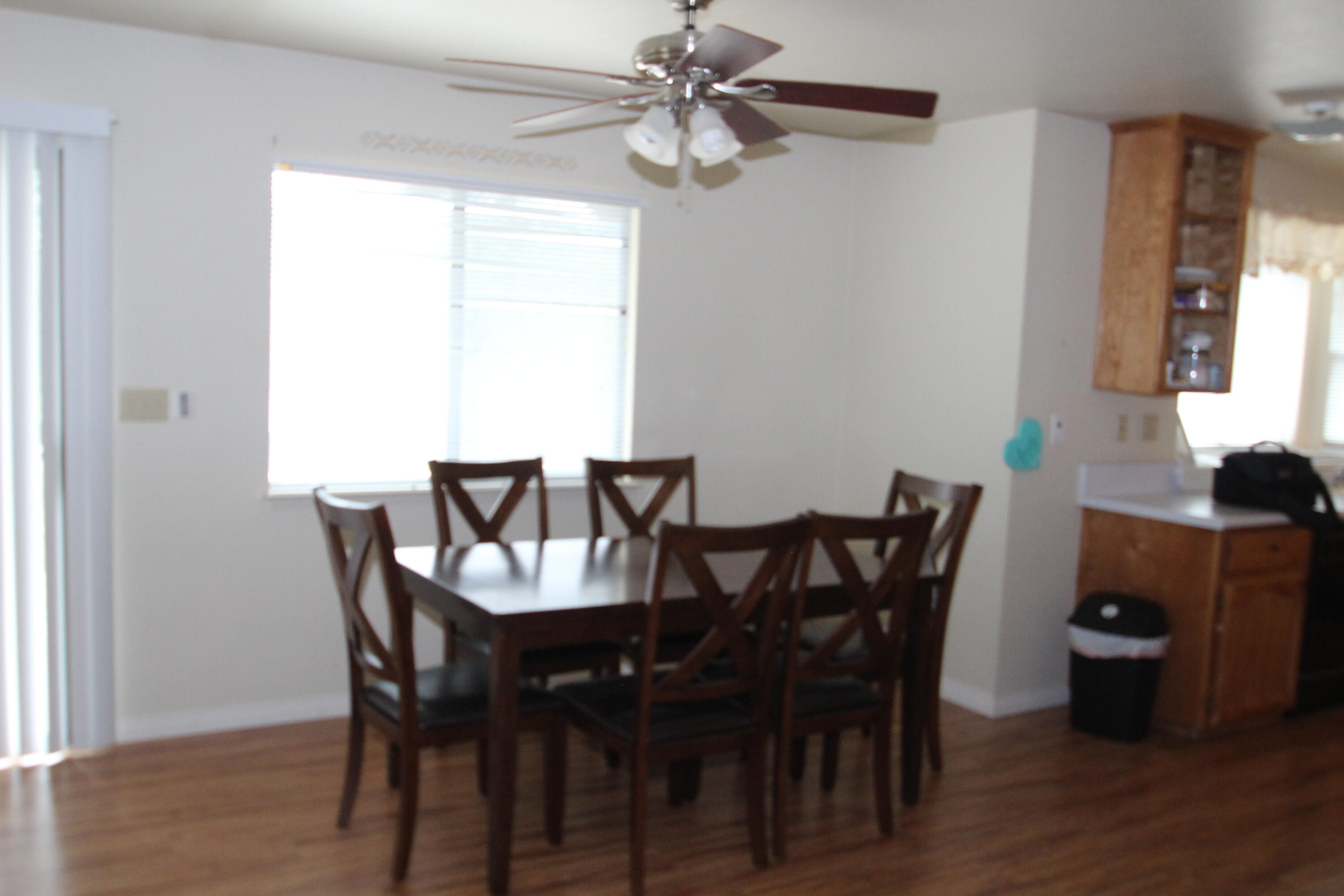 265 Pierpoint Drive Springville, CA 93265 - Photo 6 of 49 Dining area