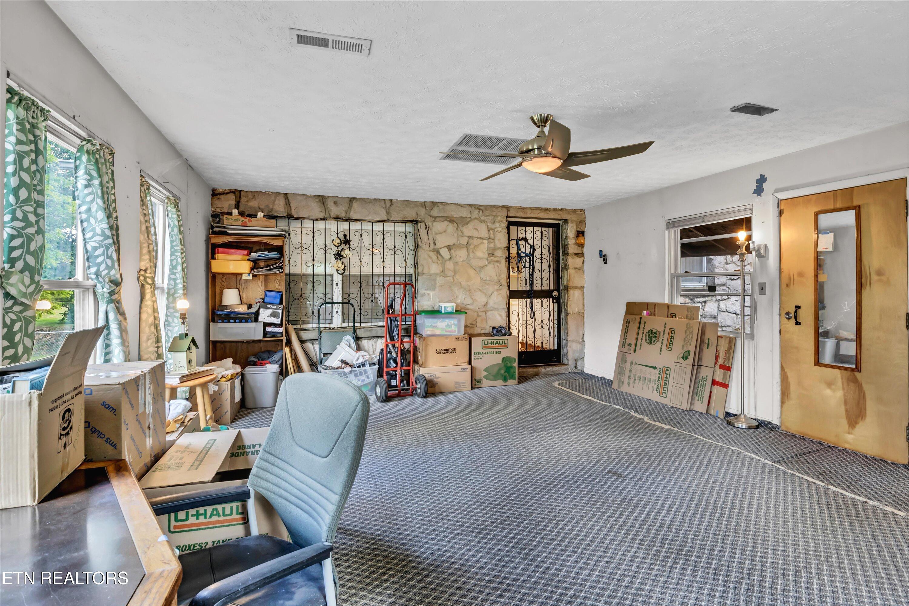 912 East Hendron Chapel Road Knoxville, TN 37920 - Photo 11 of 25 13-912 E Hendron Chapel Rd-13
