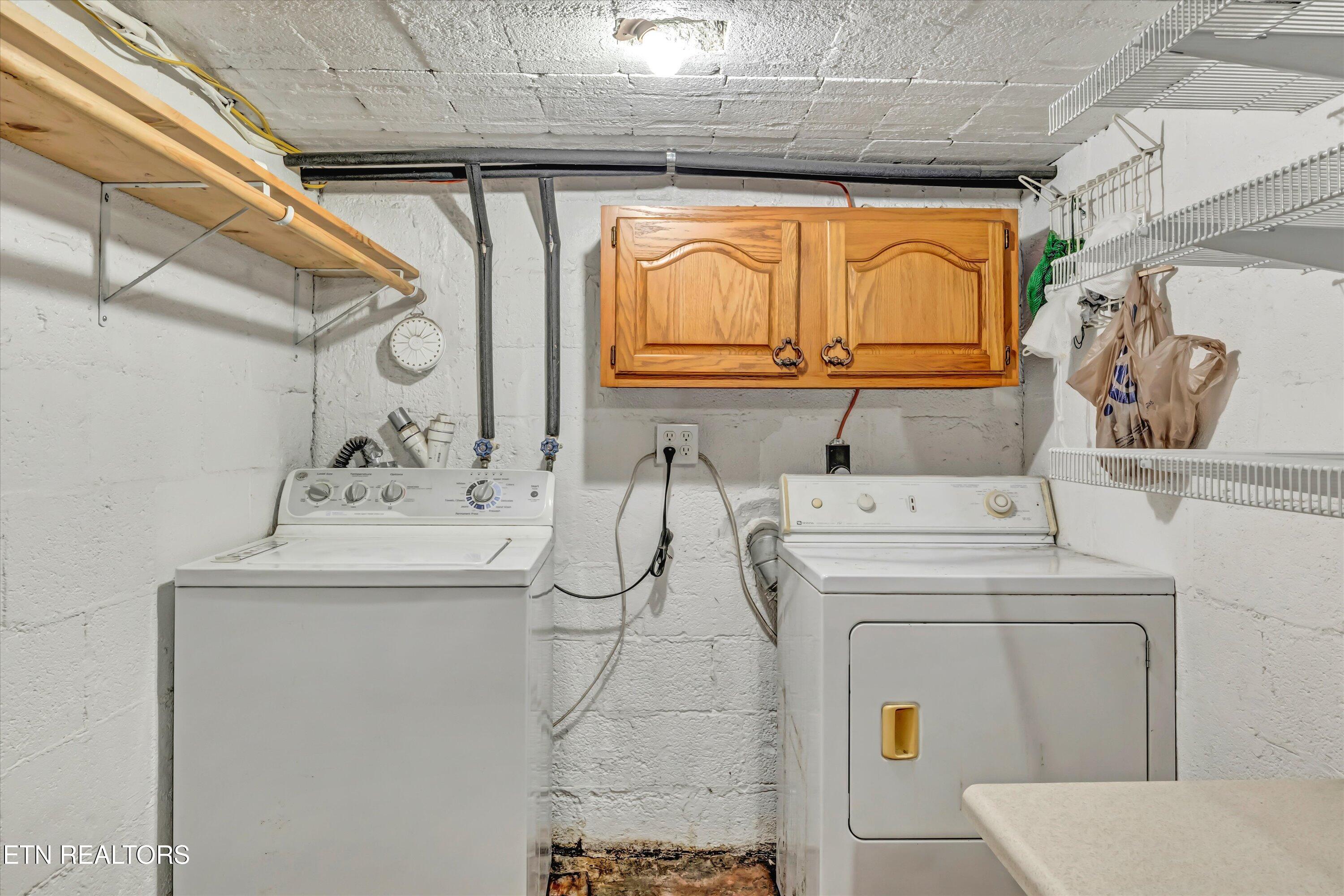 912 East Hendron Chapel Road Knoxville, TN 37920 - Photo 18 of 25 21-912 E Hendron Chapel Rd-21