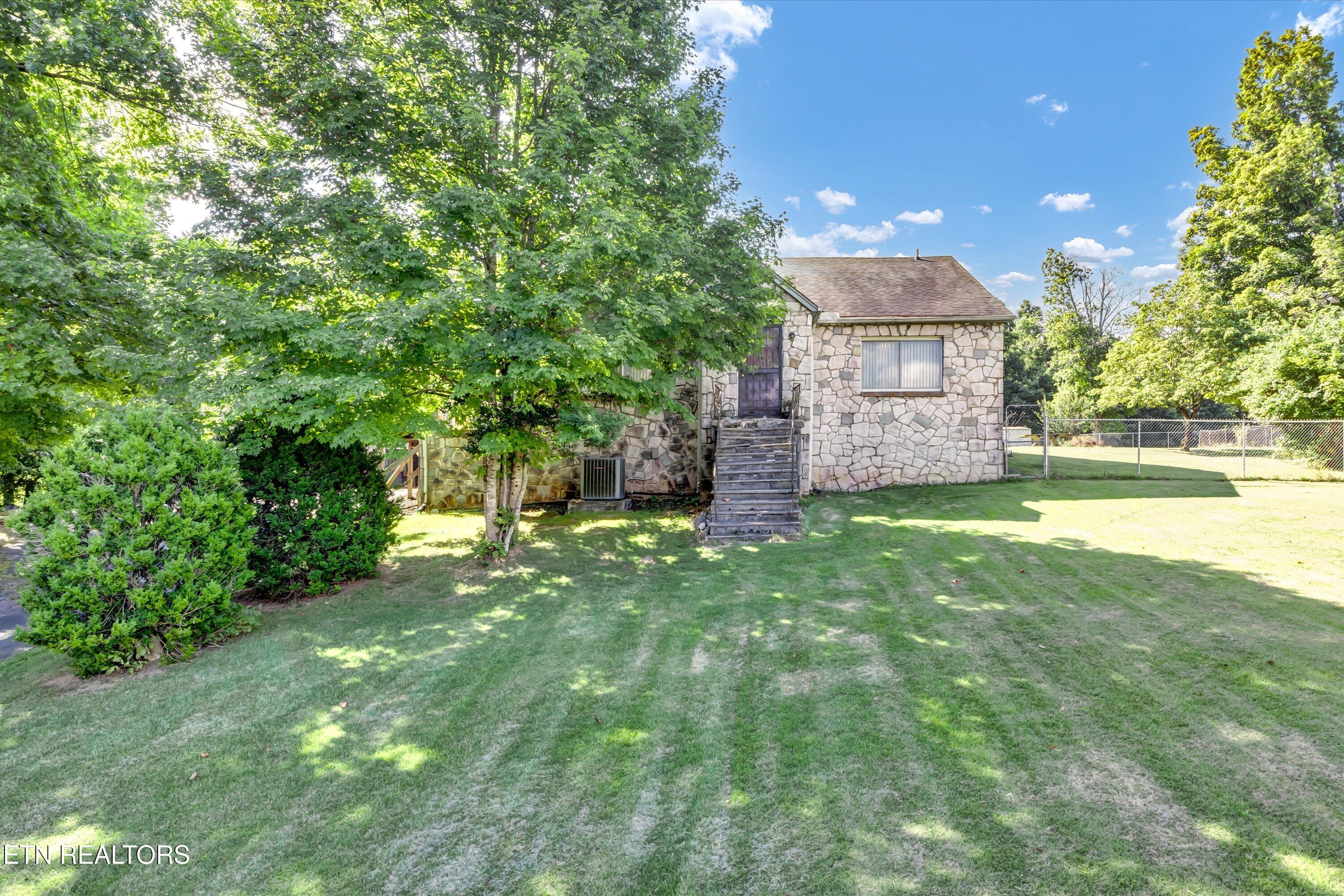 912 East Hendron Chapel Road Knoxville, TN 37920 - Photo 2 of 25 02-912 E Hendron Chapel Rd-2