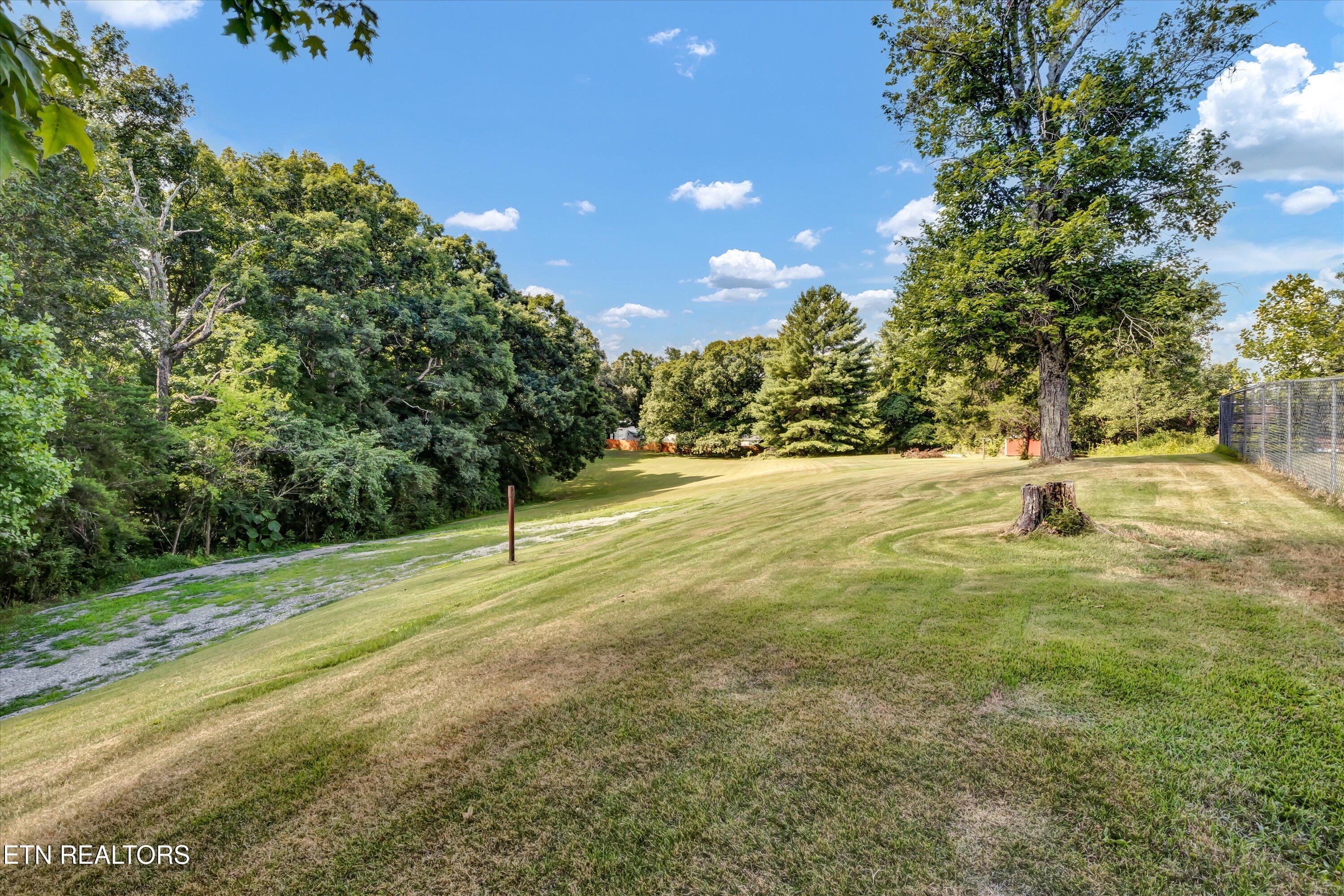 912 East Hendron Chapel Road Knoxville, TN 37920 - Photo 21 of 25 27-912 E Hendron Chapel Rd-27