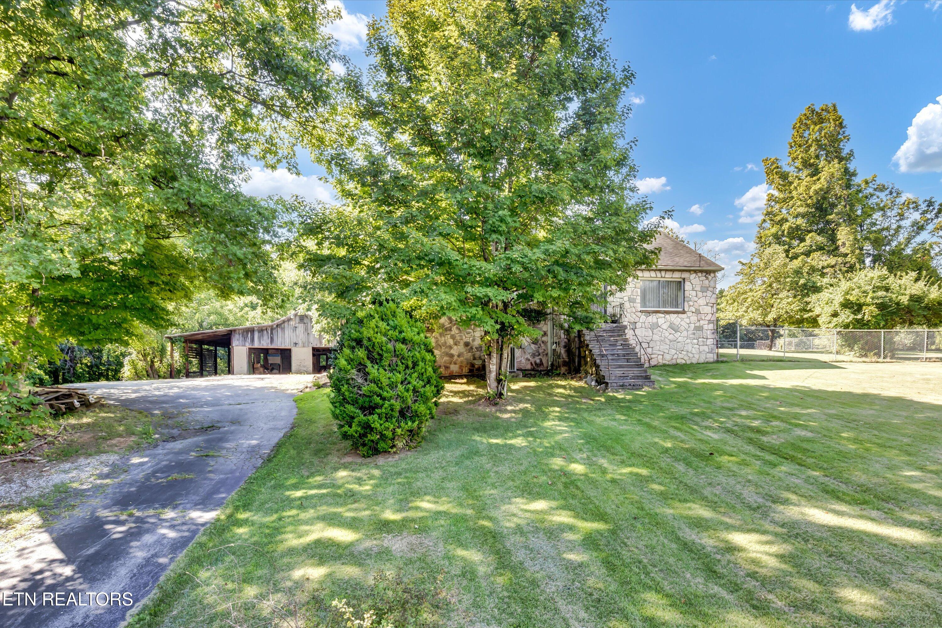 912 East Hendron Chapel Road Knoxville, TN 37920 - Photo 3 of 25 03-912 E Hendron Chapel Rd-3