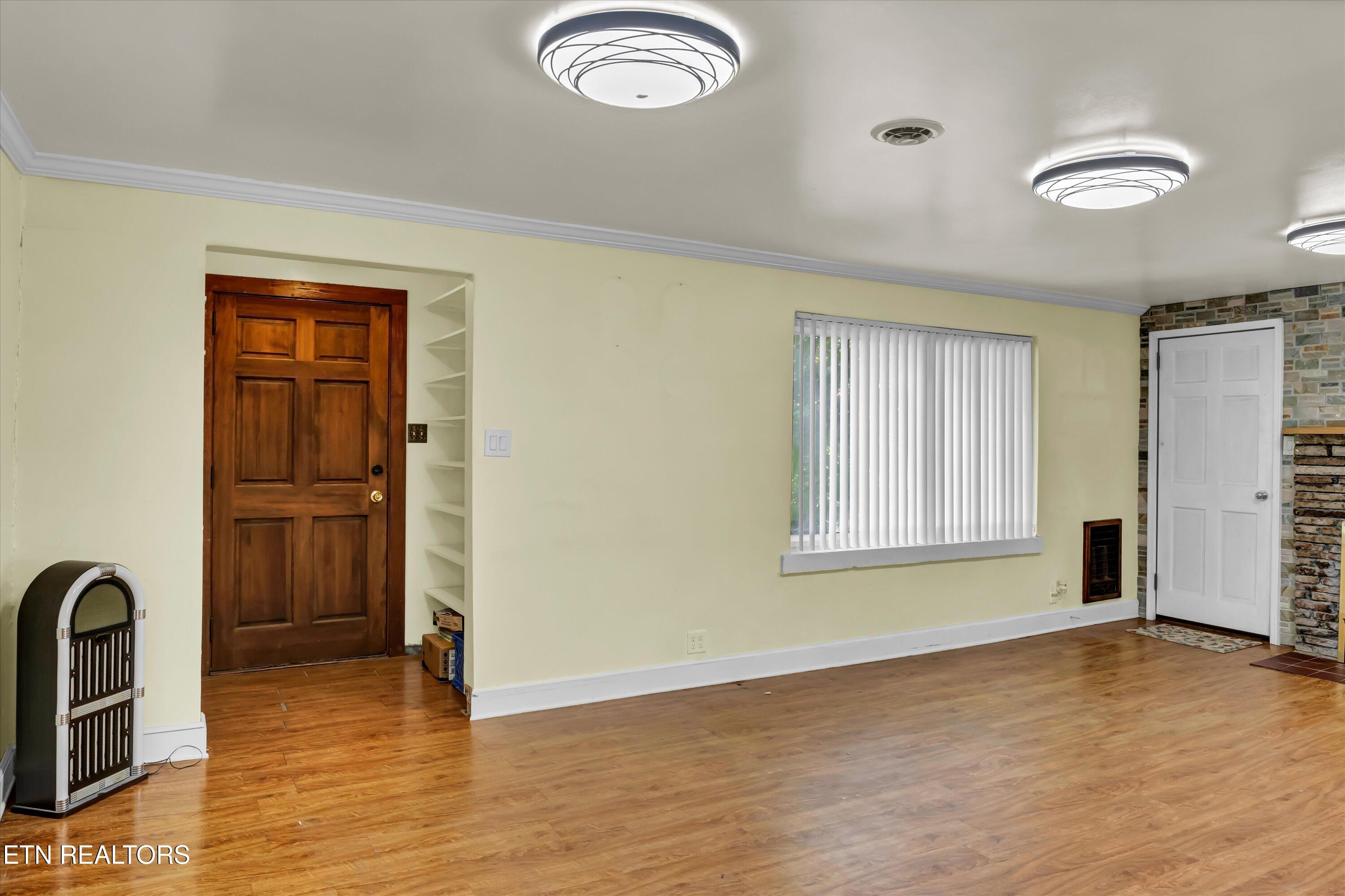 912 East Hendron Chapel Road Knoxville, TN 37920 - Photo 4 of 25 04-912 E Hendron Chapel Rd-4
