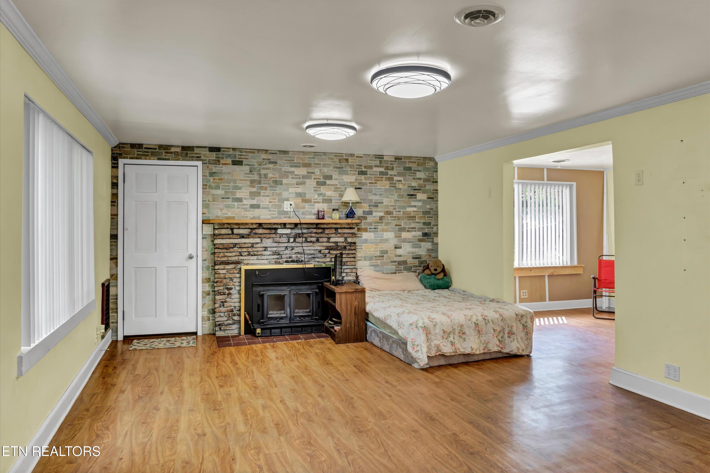 912 East Hendron Chapel Road Knoxville, TN 37920 - Photo 5 of 25 06-912 E Hendron Chapel Rd-6