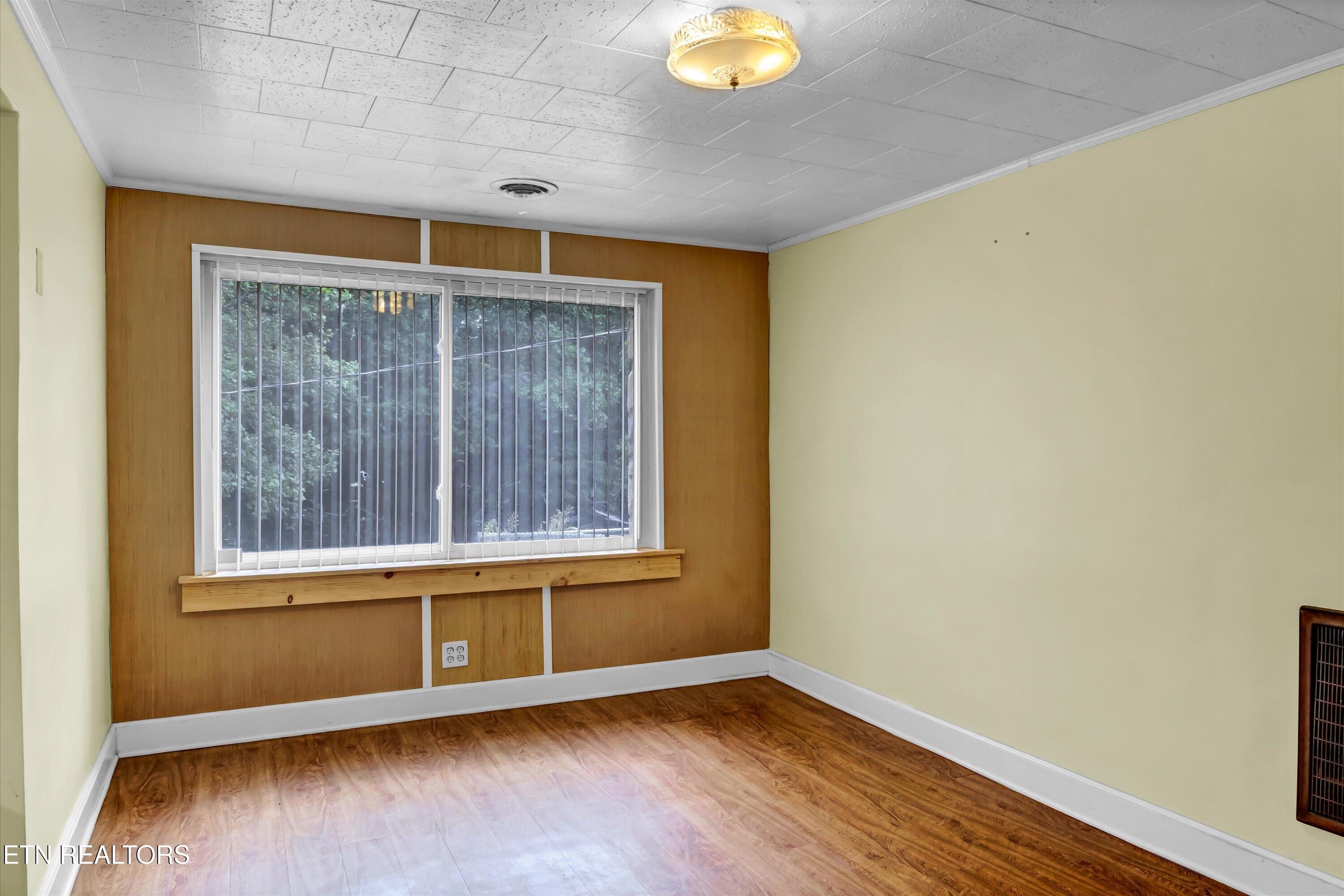 912 East Hendron Chapel Road Knoxville, TN 37920 - Photo 7 of 25 08-912 E Hendron Chapel Rd-8