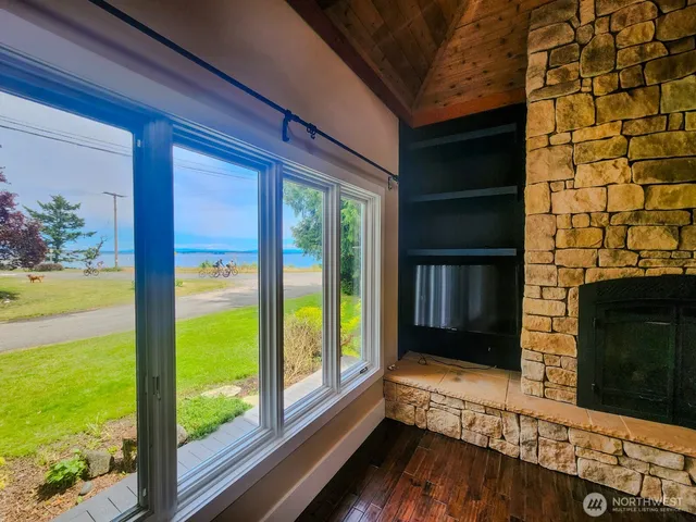 $3,700 | 309 V Street, Port Townsend, WA 98368