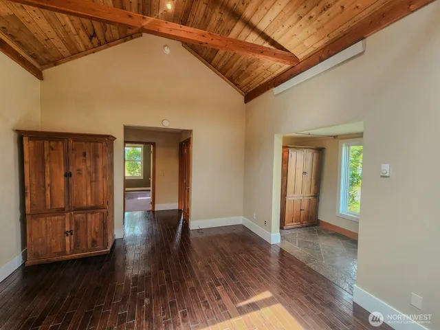 $3,700 | 309 V Street, Port Townsend, WA 98368