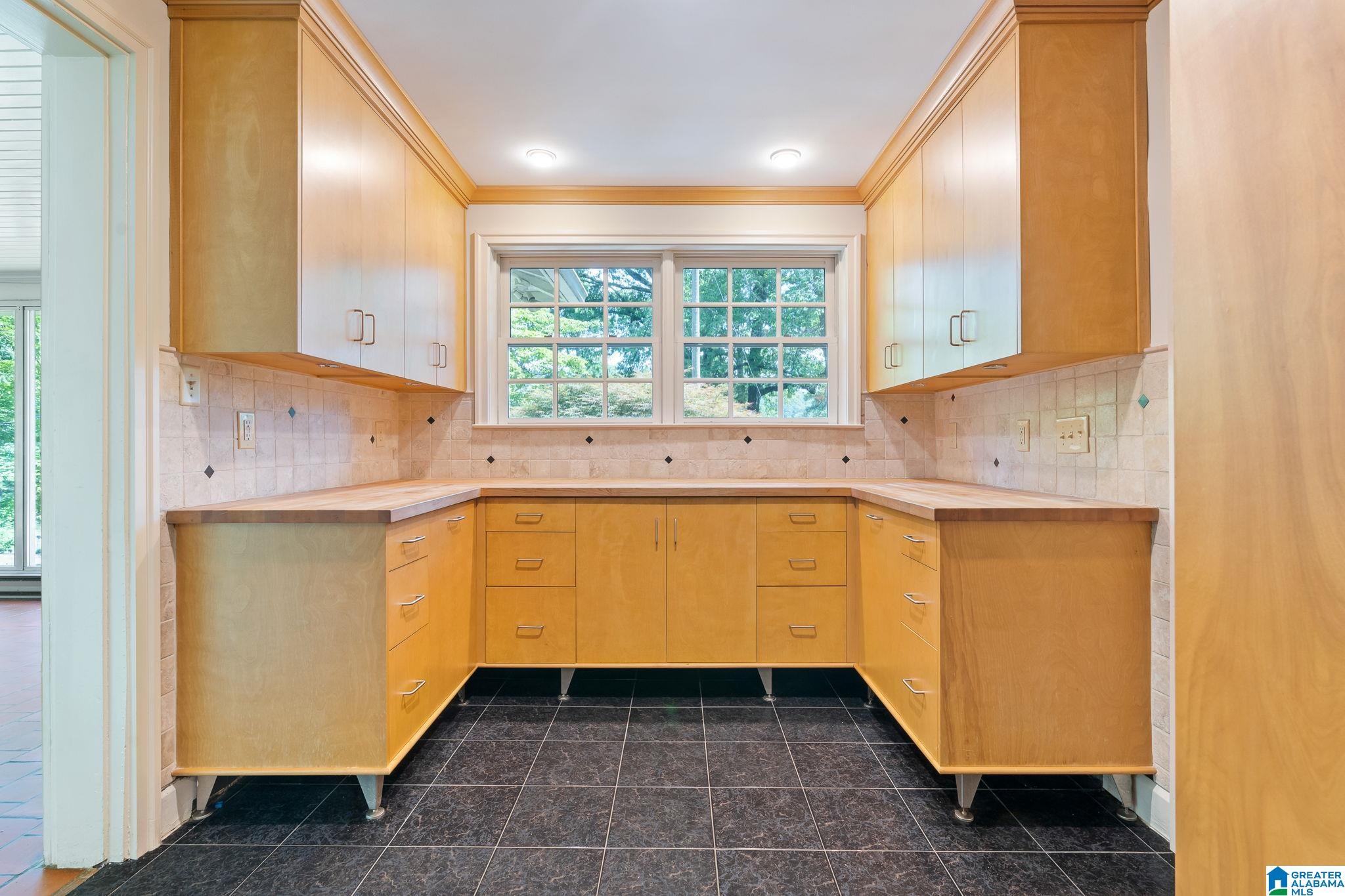 77 Fair Harbor Road Birmingham, AL 35209 - Photo 17 of 58 Gallery Image 17