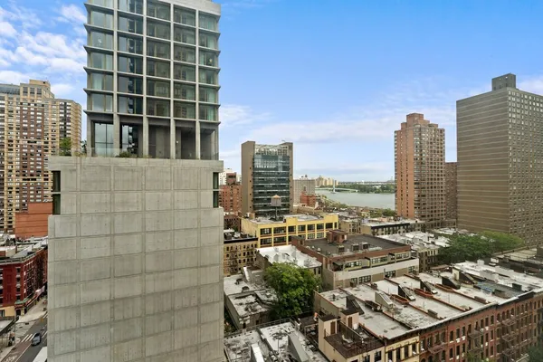 $3,400 | 300 East 93rd Street, Unit 17C | Upper East Side
