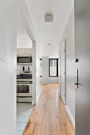 $3,400 | 300 East 93rd Street, Unit 17C | Upper East Side