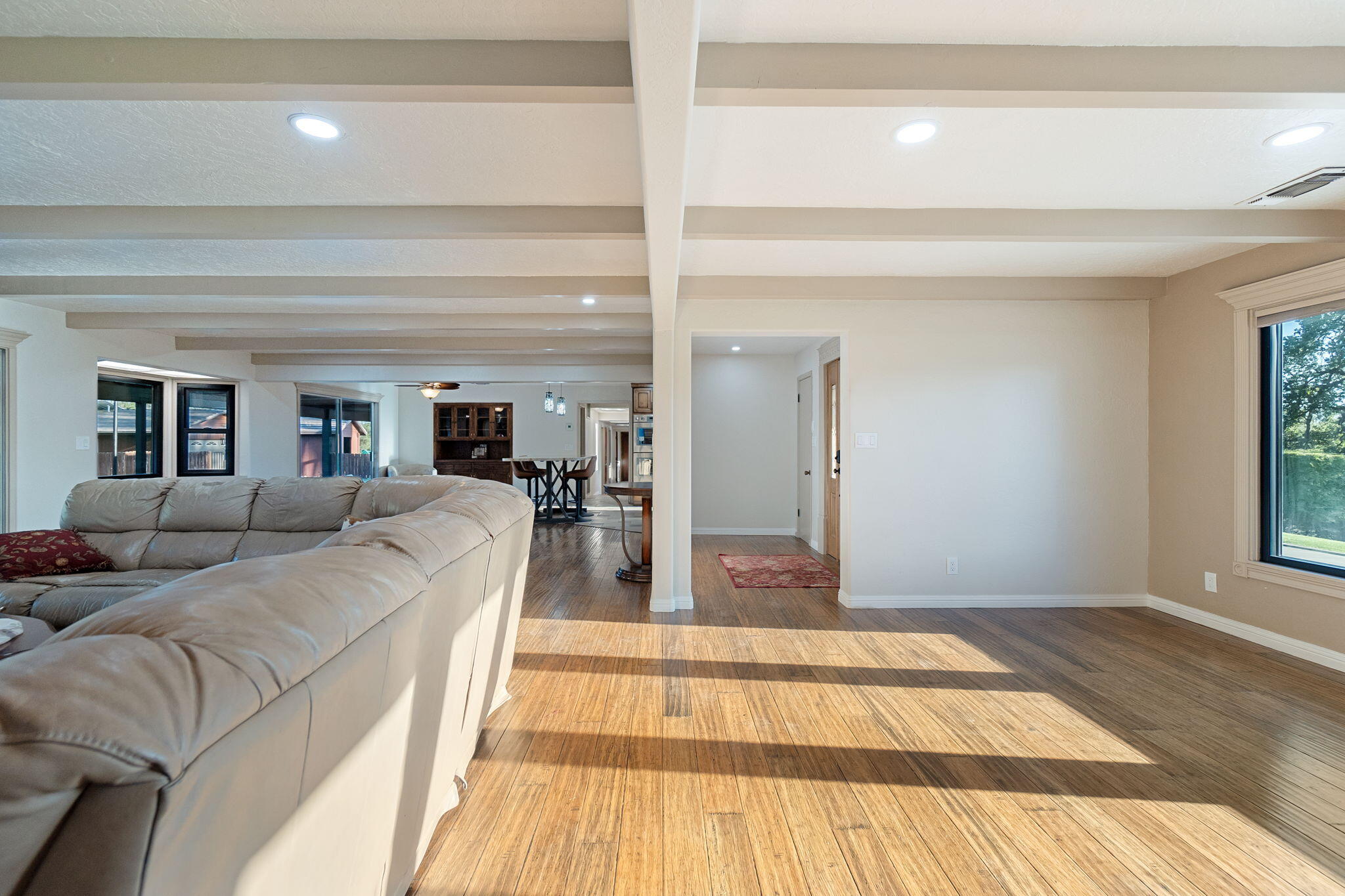 20831 Clough Creek Road Redding, CA 96002 - Photo 27 of 107 Interior