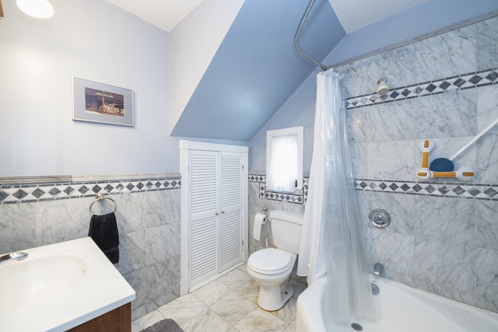 49 Bennett Street Boston, MA 02135 - Photo 10 of 24