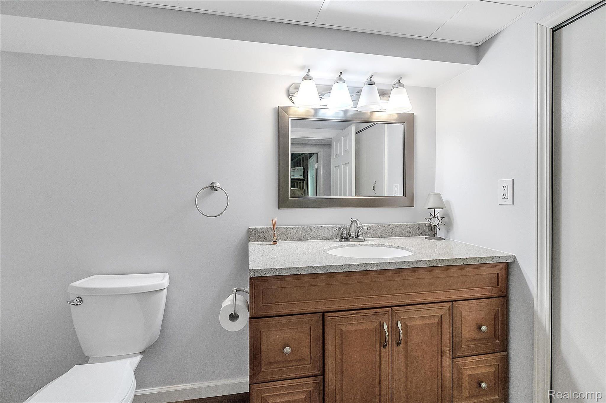 335 East River Road Flushing, MI 48433 - Photo 26 of 40 Gallery Image 26