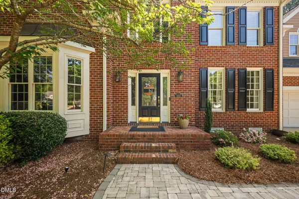 $869,000 | 105 Fifemoor Court, Cary, NC 27518