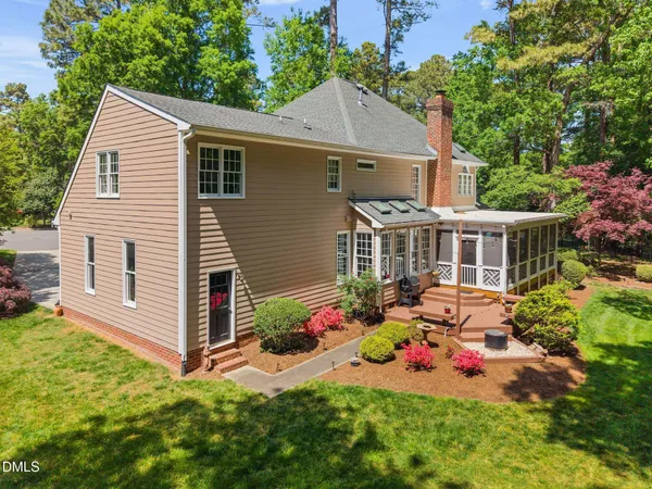 $869,000 | 105 Fifemoor Court, Cary, NC 27518