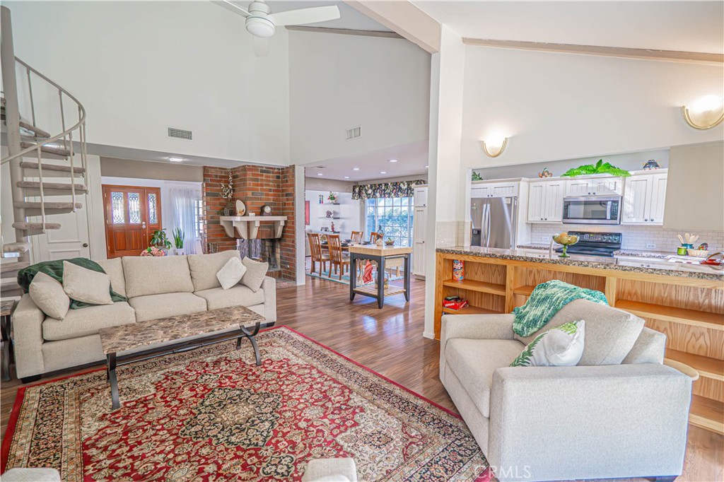 23514 Vía Decano Valencia, CA 91355 - Photo 12 of 59