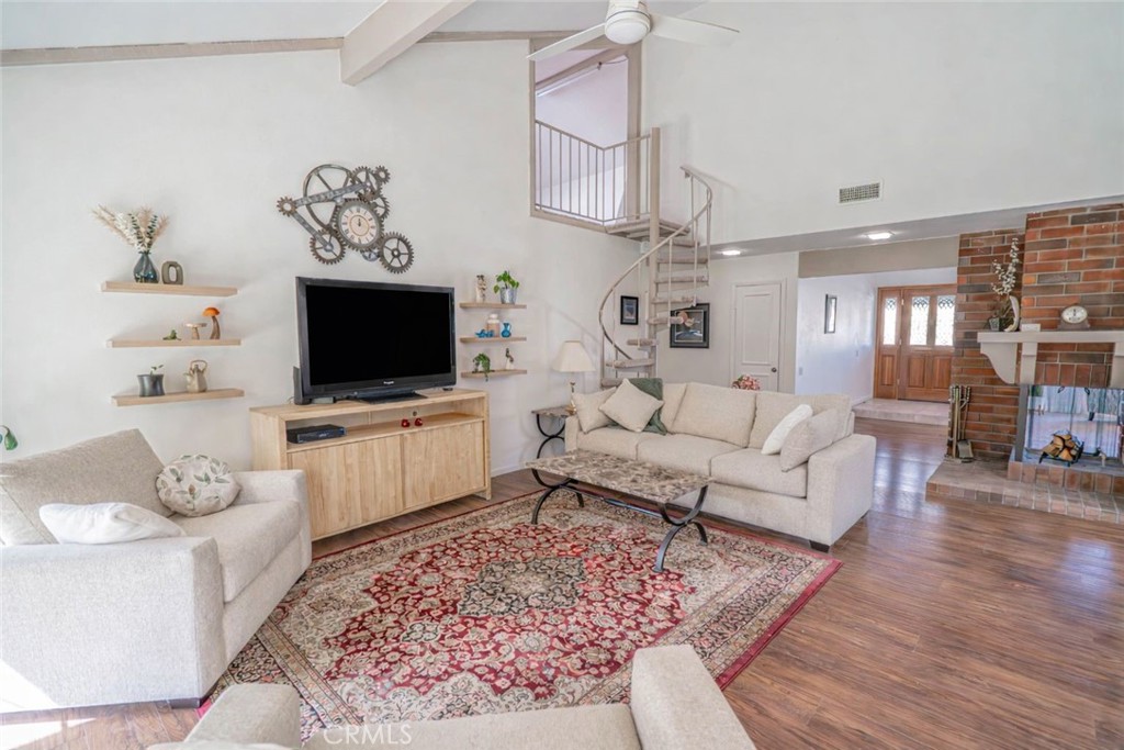 23514 Vía Decano Valencia, CA 91355 - Photo 13 of 59