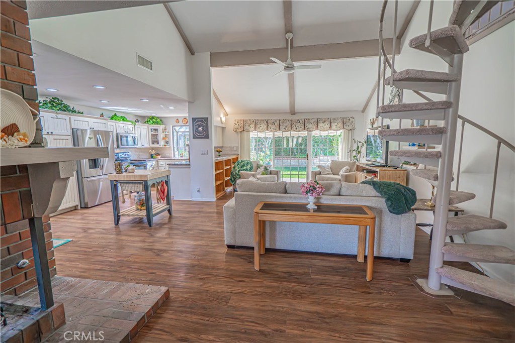 23514 Vía Decano Valencia, CA 91355 - Photo 15 of 59