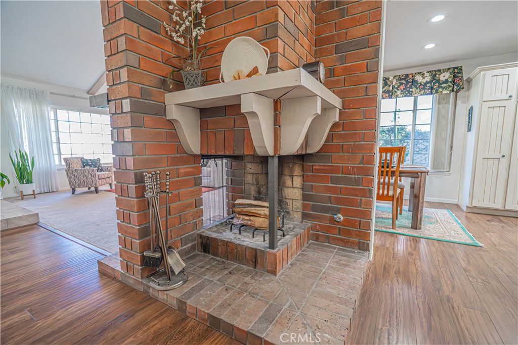 23514 Vía Decano Valencia, CA 91355 - Photo 16 of 59