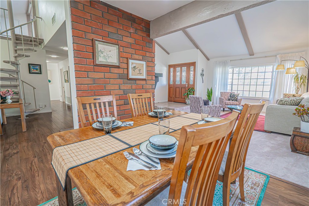 23514 Vía Decano Valencia, CA 91355 - Photo 24 of 59