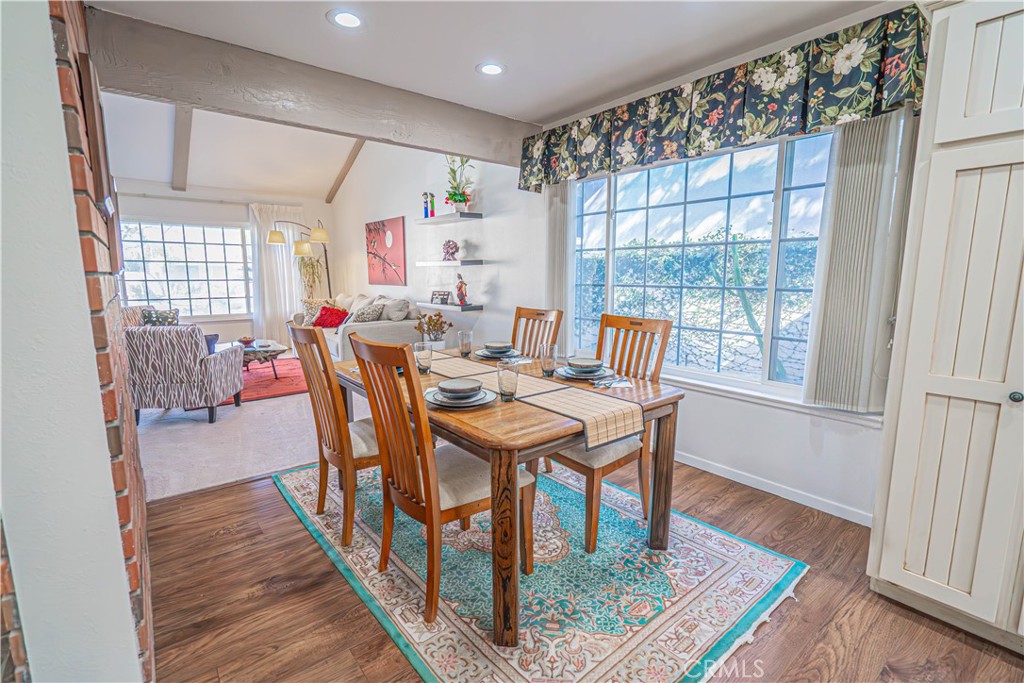 23514 Vía Decano Valencia, CA 91355 - Photo 25 of 59