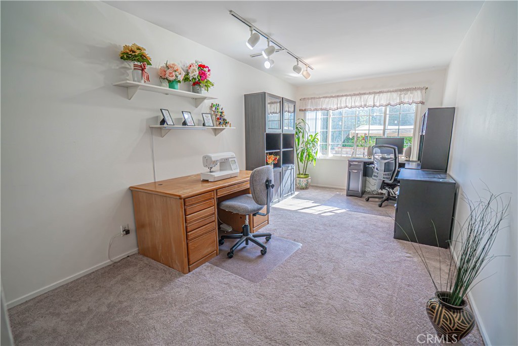 23514 Vía Decano Valencia, CA 91355 - Photo 36 of 59