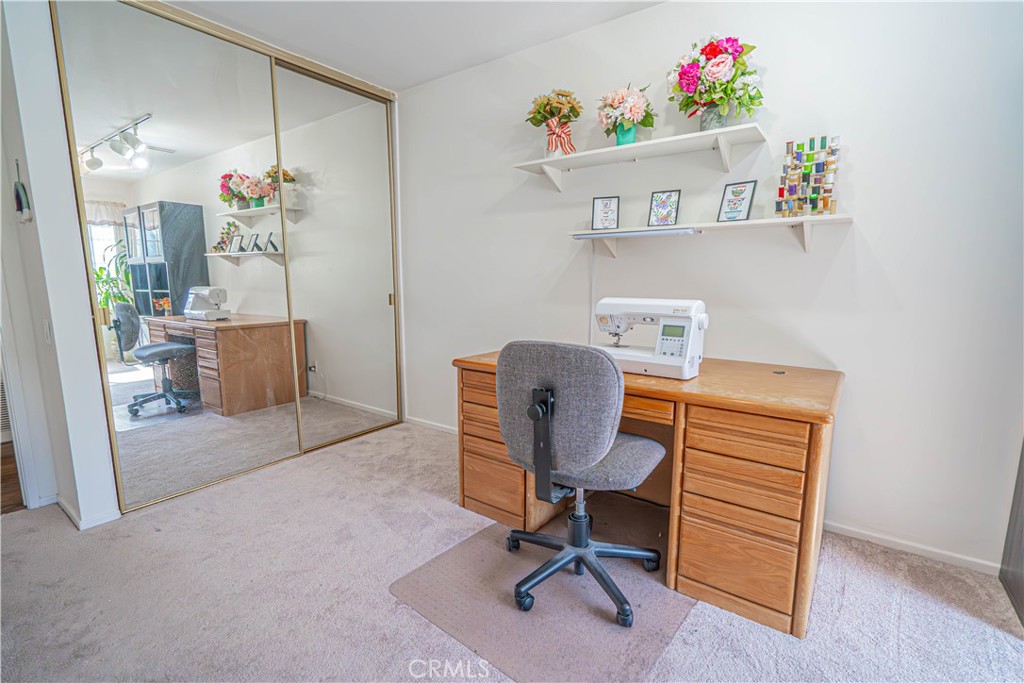 23514 Vía Decano Valencia, CA 91355 - Photo 37 of 59