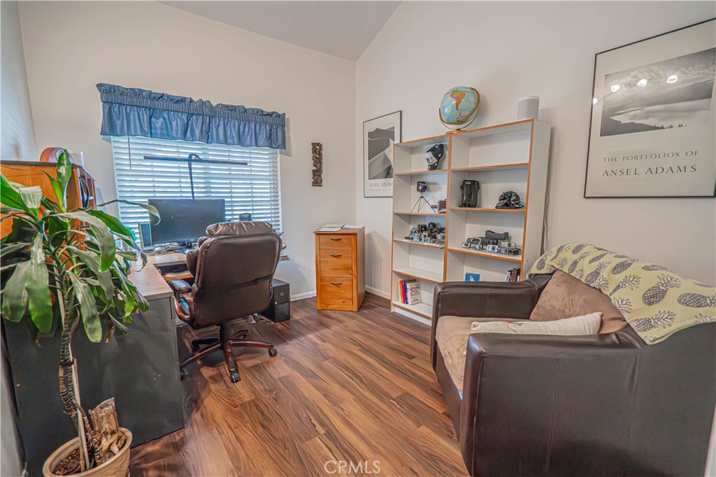 23514 Vía Decano Valencia, CA 91355 - Photo 40 of 59