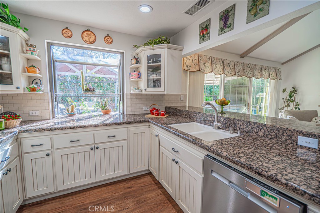 23514 Vía Decano Valencia, CA 91355 - Photo 4 of 59