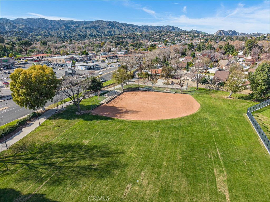 23514 Vía Decano Valencia, CA 91355 - Photo 52 of 59