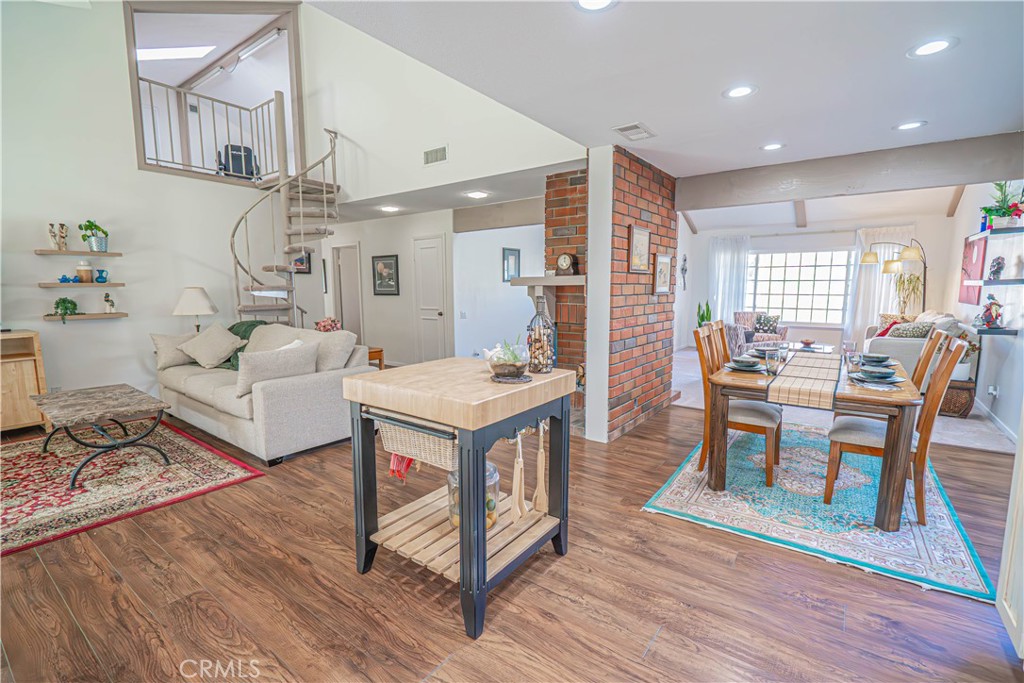 23514 Vía Decano Valencia, CA 91355 - Photo 8 of 59